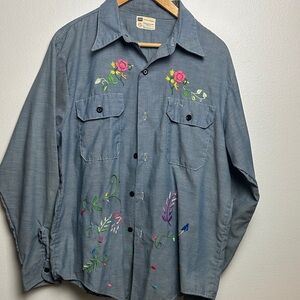 Vintage 60s / 70s Sears Roebuck Blue Chambray Long Sleeve Embroidered Button Top